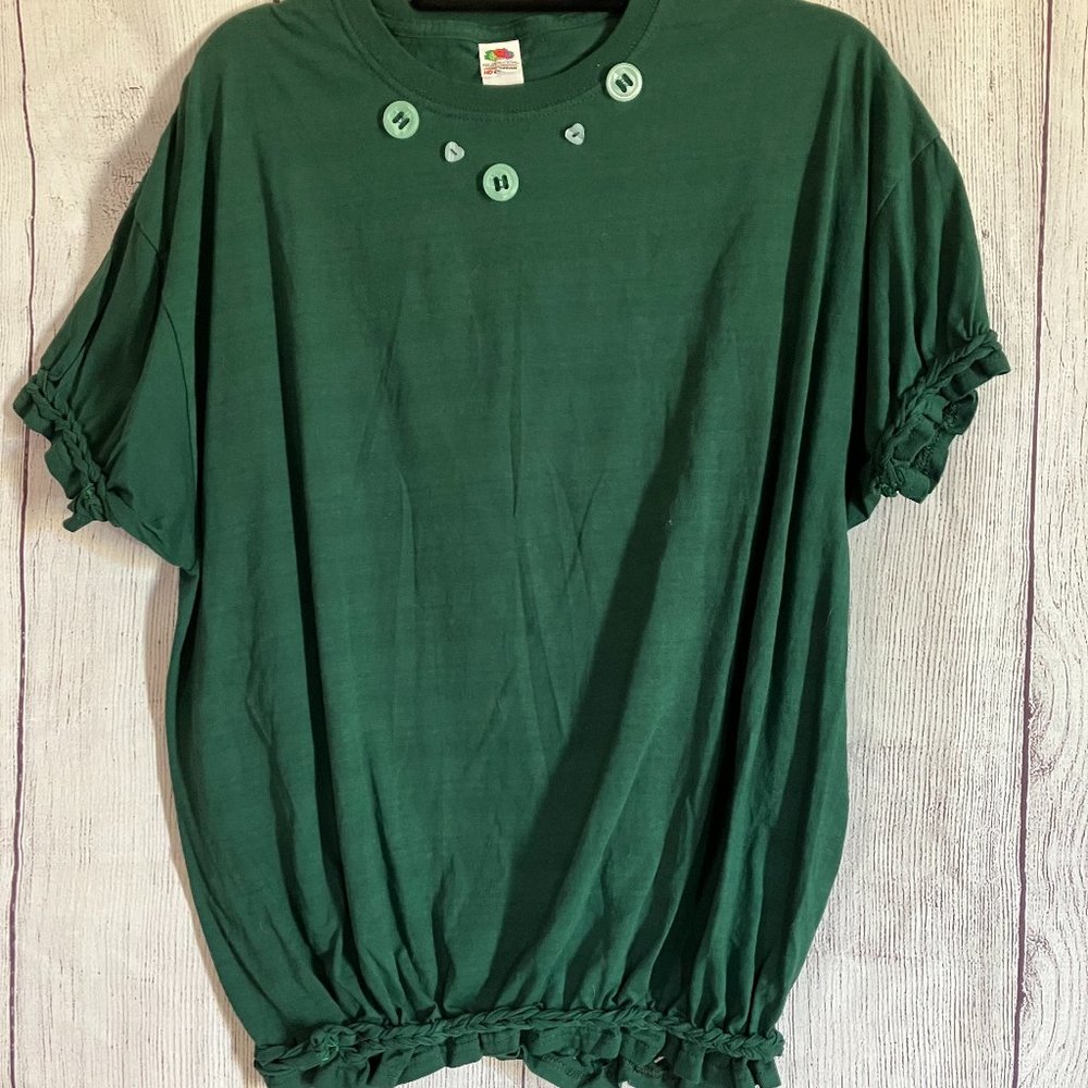 218 scoop neck tee with braided arms and waist and button accents